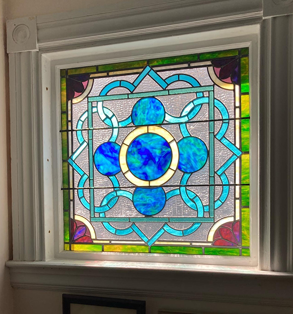 Opalescent Vistorian interlaced leaded glass design